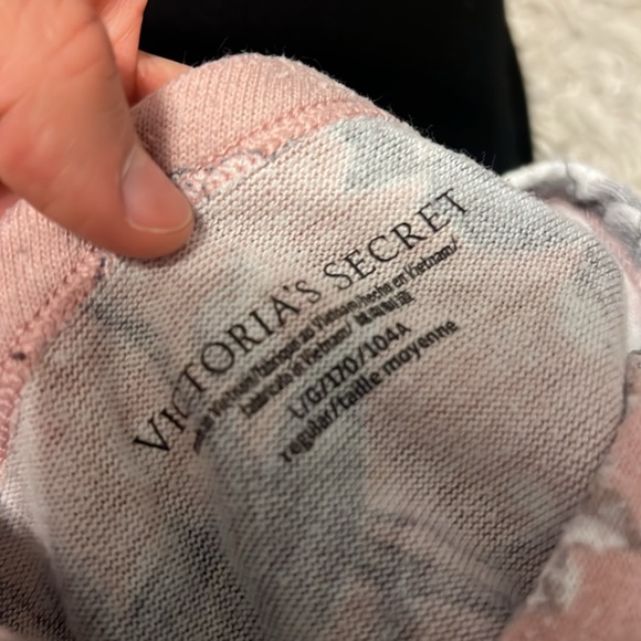 Pj set - Picture 5 of 5